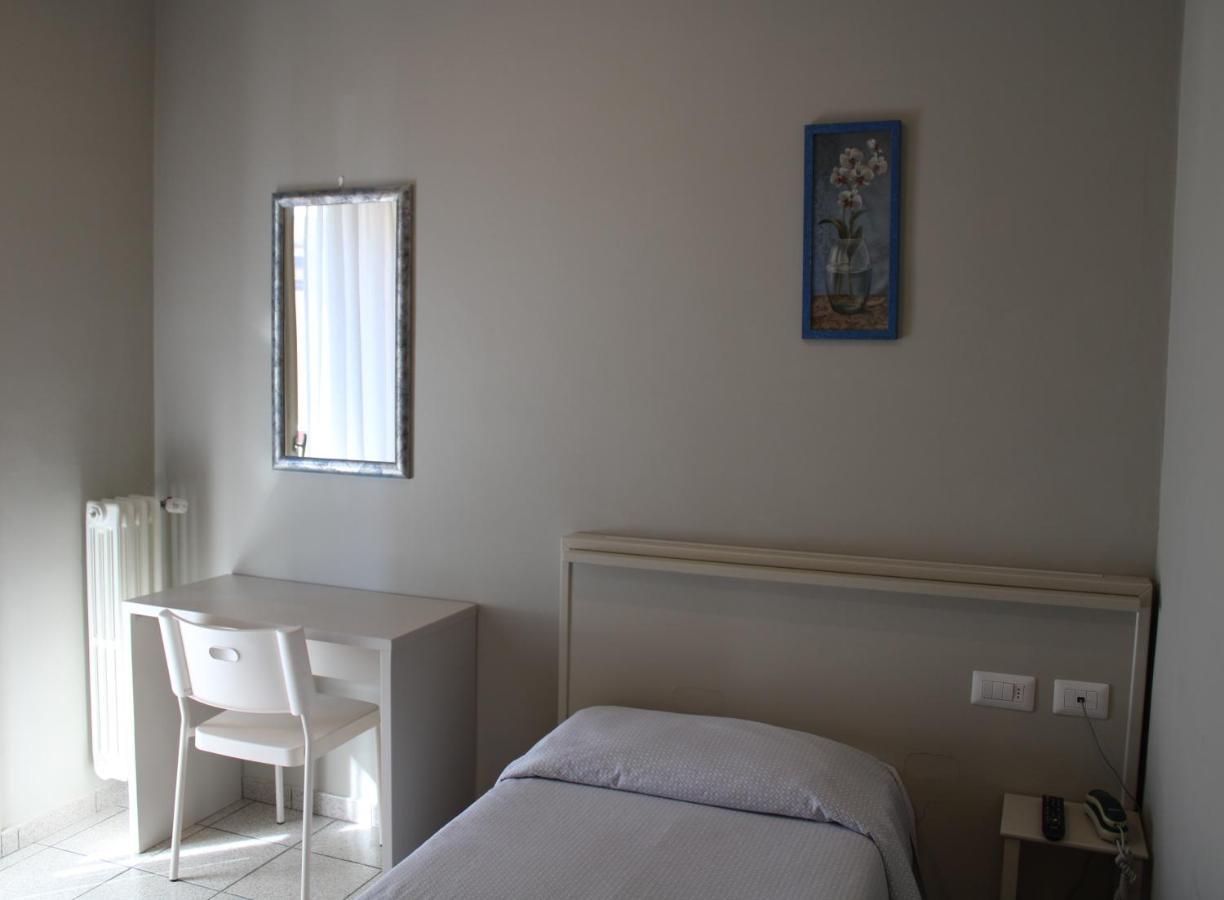 סיניה Hotel Delfina מראה חיצוני תמונה