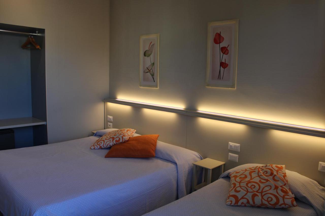 סיניה Hotel Delfina מראה חיצוני תמונה