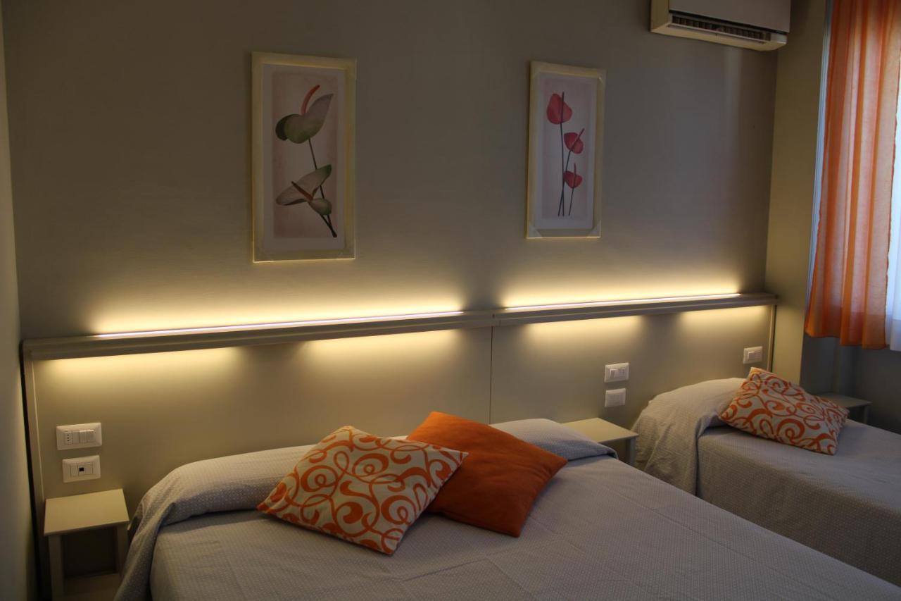 סיניה Hotel Delfina מראה חיצוני תמונה