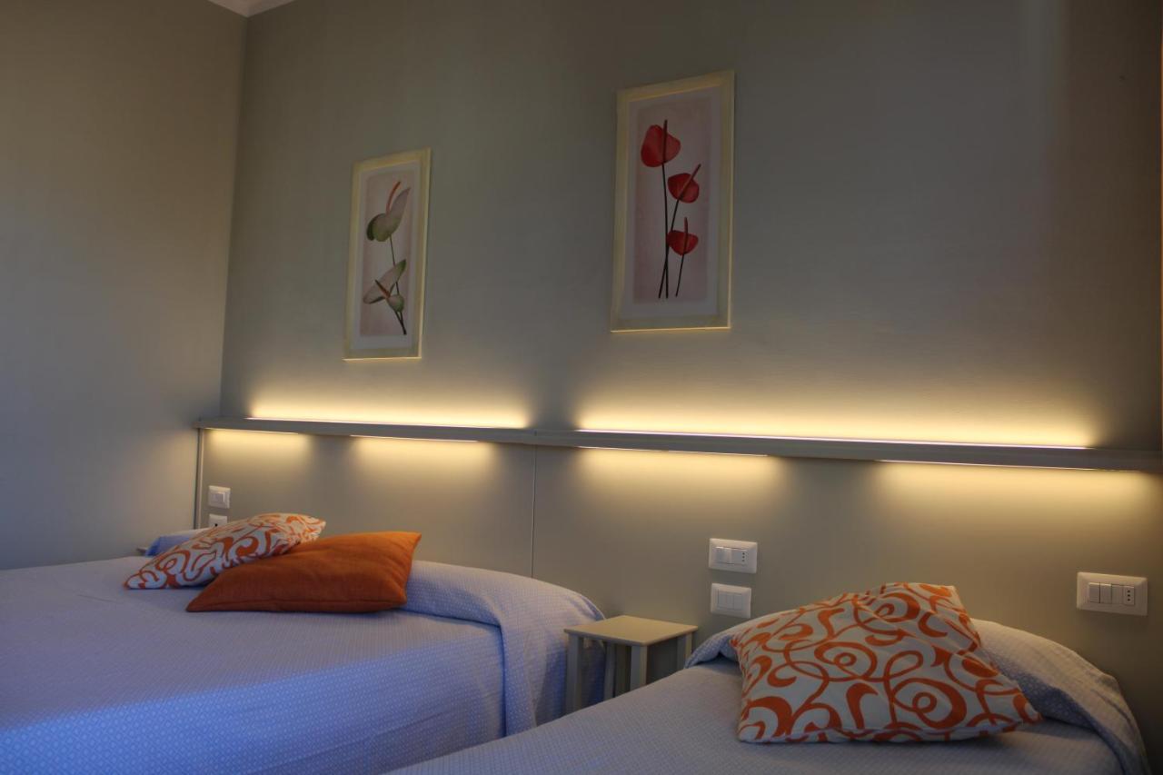 סיניה Hotel Delfina מראה חיצוני תמונה